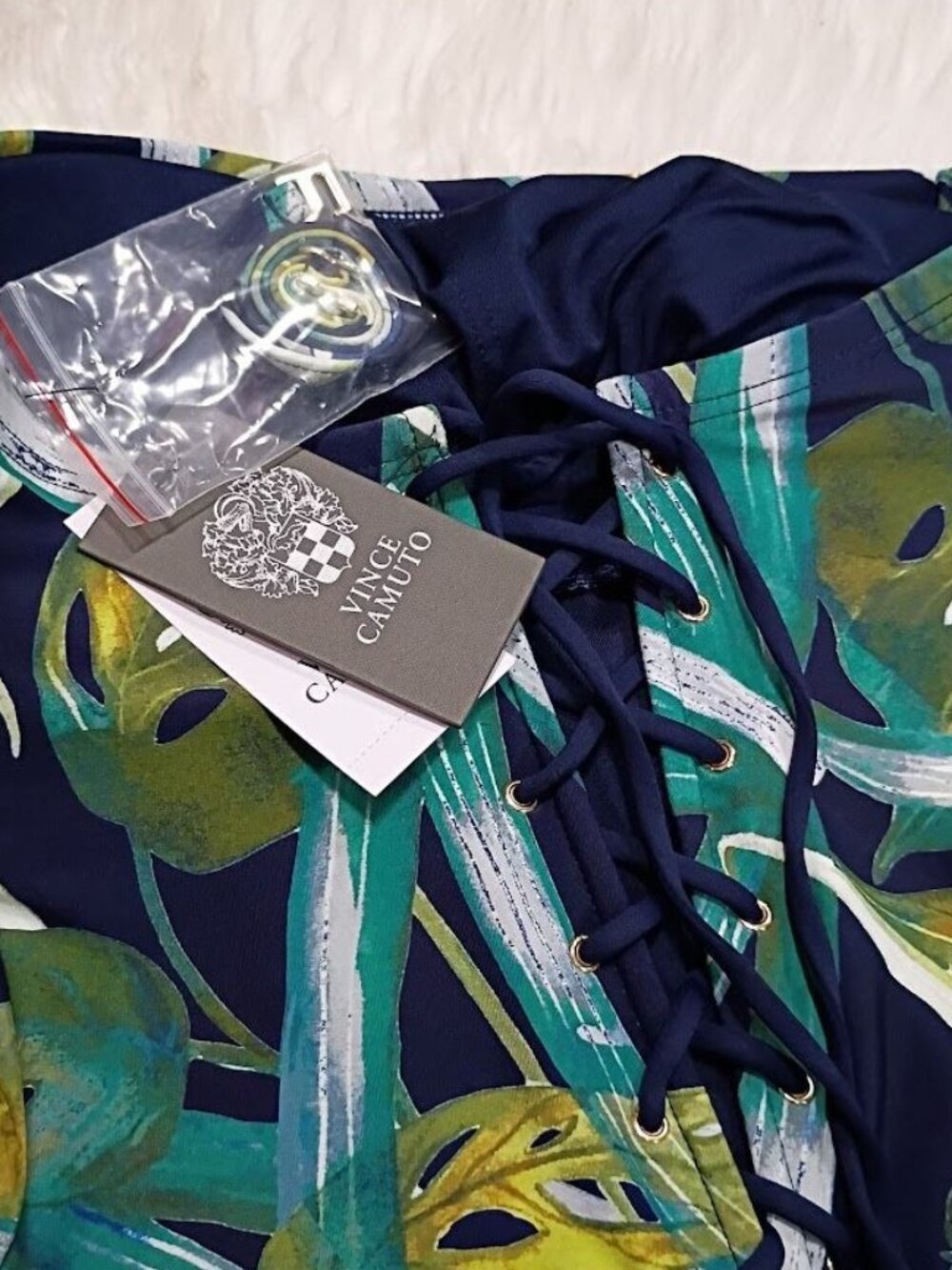 Vince Camuto One-Piece Strapless Tropical Print Swimsuit Sz 6 Resortwear - Picture 6 of 11